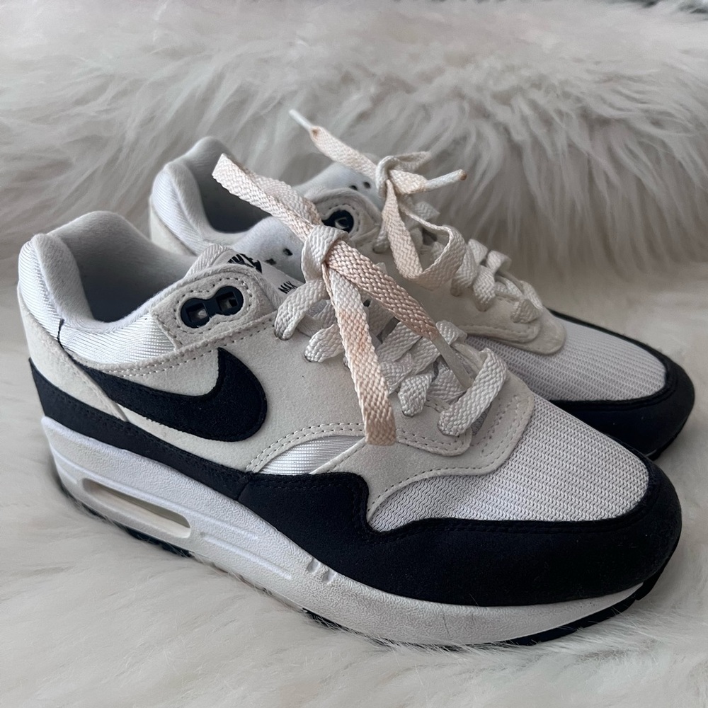 Nike AirMax. Women’s Size 5.